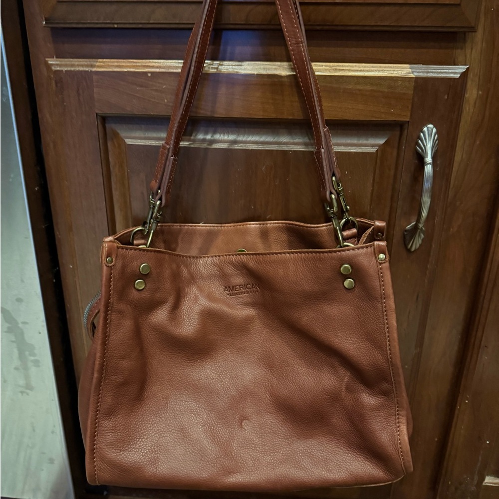 Elegant Brown Leather Shoulder Bag